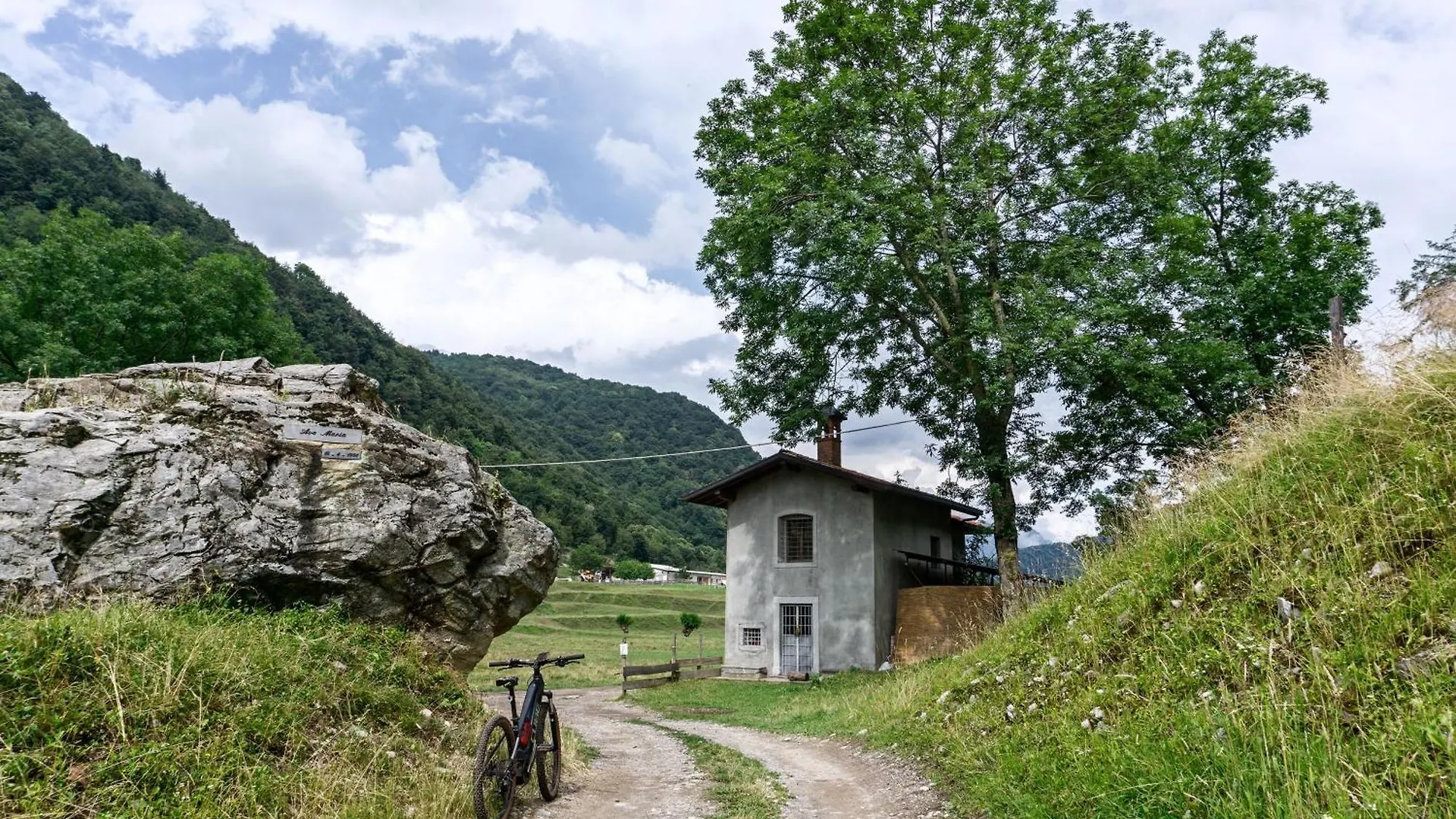 Apartment The River Nest Lasnigo Italy