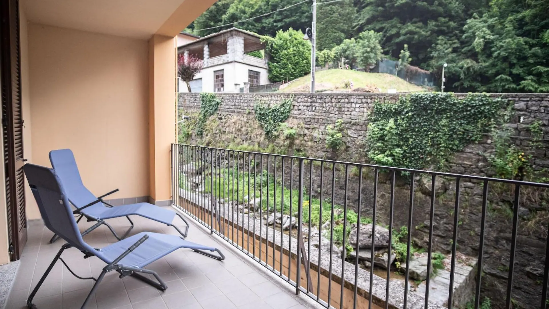 The River Nest Lasnigo Italy